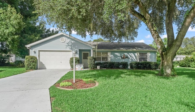 Charming 2/2 Ranch in Orange Blossom Gardens: Relax, Explore, and Enjoy!
