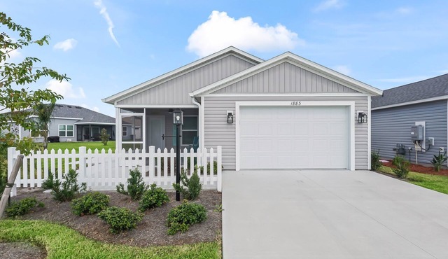 Charming 2/2 Villa in Moultrie Creek – Relax, Dine & Explore Nearby Fun!