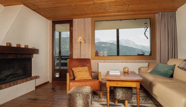 Charming 2.5-room apartment located in Les Arsets approx. 1 km from the start of the Fracherets ski