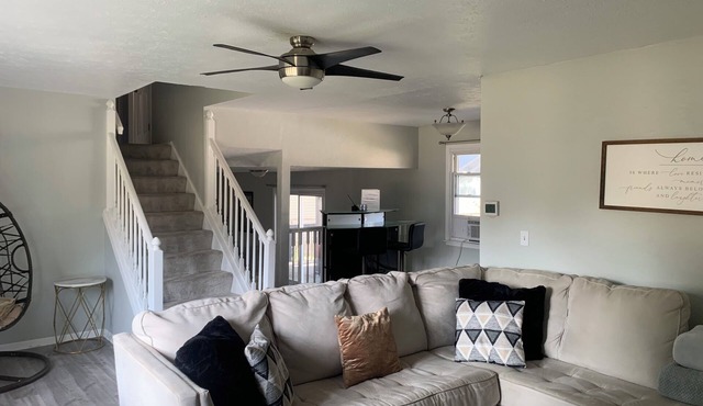 Charming 2-bedroom house in serene Mentor-on-the-Lake