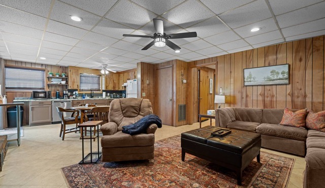 Charming 2-bdr 1 bth lakeview, quiet, private apartment golf retreat in Sanford