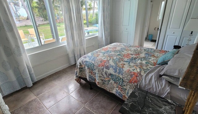 Charming 2 bed, 2 bath cottage 100 feet from private sandy ocean beach
