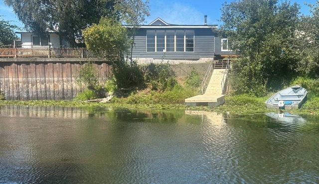 Charming 2 bed, 2 bath waterfront home w/Dune access