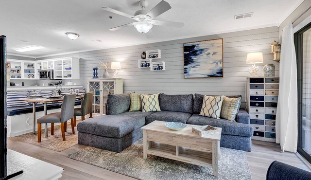 Charming 2 Bed 2 Bath True Blue Pawleys Island Golf, 4 Pools Beach 5 min drive!