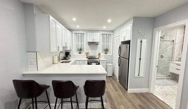 Charming 2-bed Apt.Short Walk to Liberty State Park and Train! 20 Min to NYC