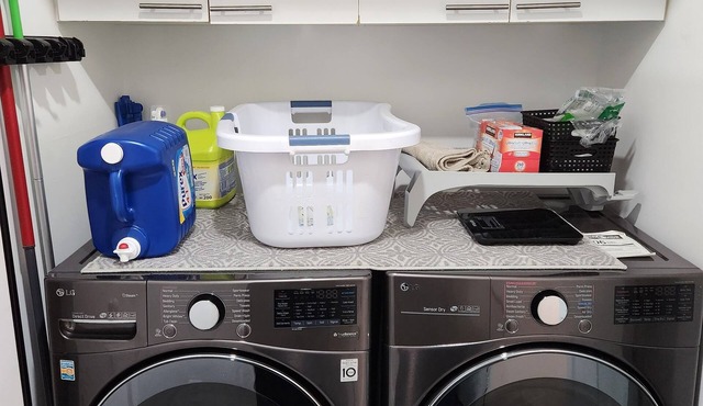 Charming 2-bedroom apartment with WiFi and AC in wonderful Vaudreuil-Dorion