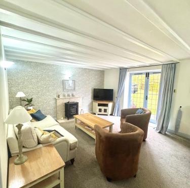 Charming 2 bed cottage