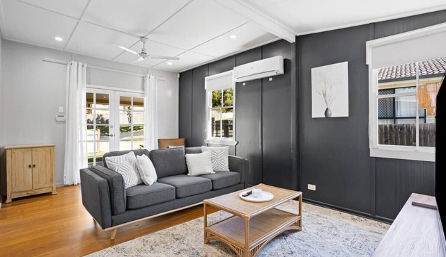 Charming 2-Bed Cottage Near Local Shops