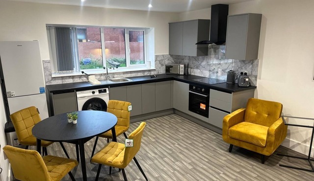 Charming 2-Bed Flat: Ideal for City Explorers