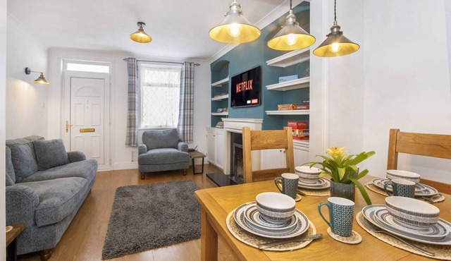 Charming 2 bed pet friendly sleeps 6 in Norton