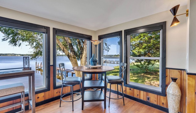 Charming 2-bedroom house in fabulous Prince Frederick with AC, WiFi