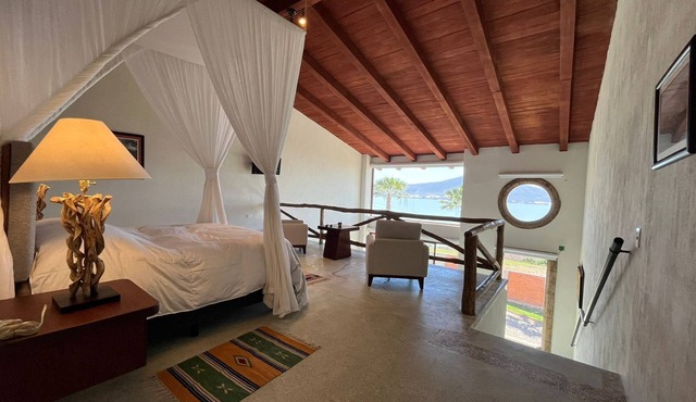 Charming 2-bedroom apartment with AC, WiFi in fabulous San Juan Cosalá, kitchen