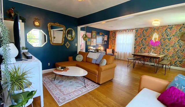 Charming 2-bedroom historic bungalow - Downtown SLO