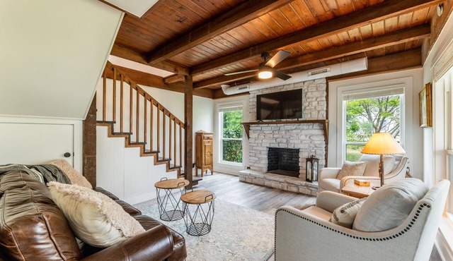 Charming 2-bedrm home in the heart of Liberty Hill