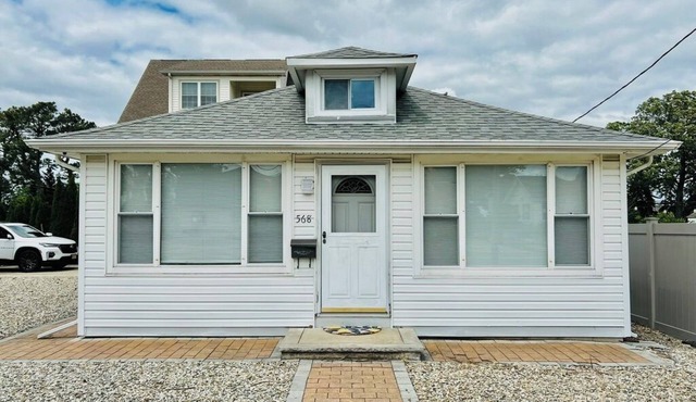 Charming 2-bedroom beach house at the Jersey Shore.