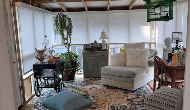 Charming 2-bedroom house in Fredericksburg with WiFi, AC