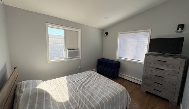 Charming 2-bedroom apartment in wonderful Lacey Township with water views