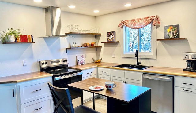 Charming 2-bedroom house in quaint Mokelumne Hill