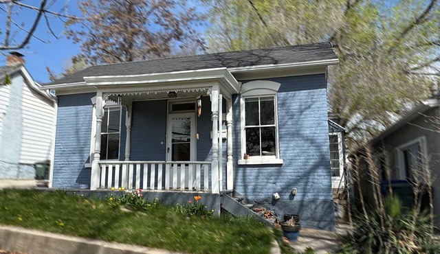 Charming 2-bedroom house, with large greatroom, quiet Avenues neighborhood