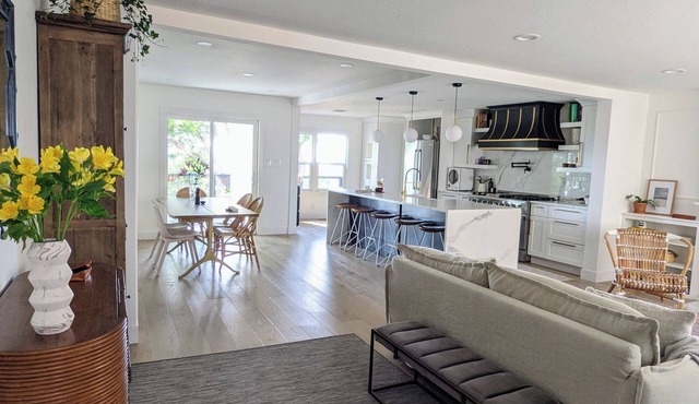 Charming 2-bedroom house with WiFi, AC in superb Salt Lake City