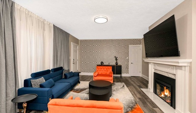 Charming 2-Bedrooms Shaker Heights -Just a 2-Minute Walk to Onaway Rapid Station