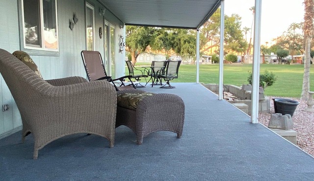 Charming 2-bedroom mobile home with WiFi, AC in Thousand Palms