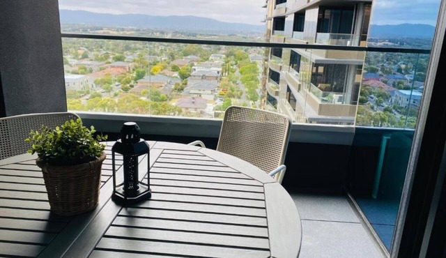 Charming 2-bedroom apartment with AC in Glen Waverley