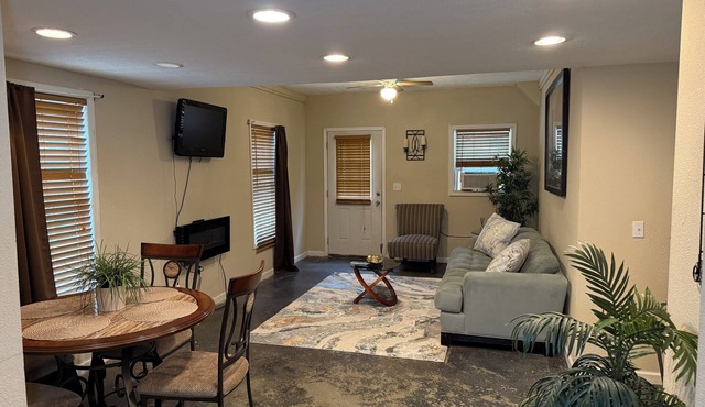 Charming 2-bedroom apartment with AC, WiFi in peaceful Lawrenceville