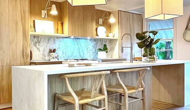 Charming 2-bedroom house in Neptune Beach 2 blocks to beach & restaurants