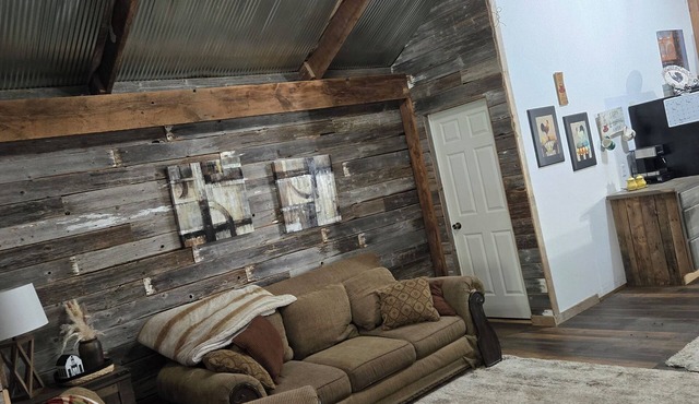 Charming 2-bedroom barnloft on hobby farm in Pleasant Hill pittsfield area