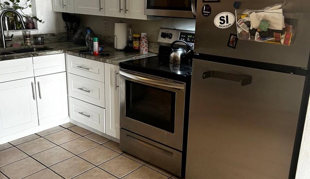 Charming 2-bedroom house in awesome Port St. Lucie with AC