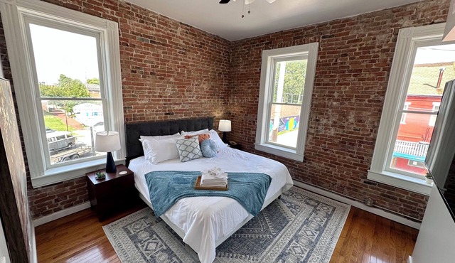 Charming 2-Bedroom Apartment in Historic Frenchtown with Modern Amenities