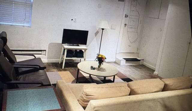 Charming 2-bedroom 1 Bathroom Kitchen Private Sleeps 4-5 Furnished historic NYC