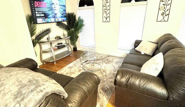 Charming 2-bedroom 1 bath apartment , WiFi in delightful downtown Memphis