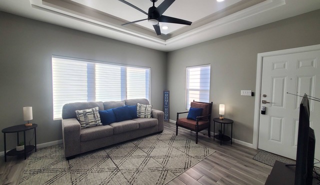 Charming 2-bedroom, 2 bath apartment with AC, WiFi in wonderful McAllen