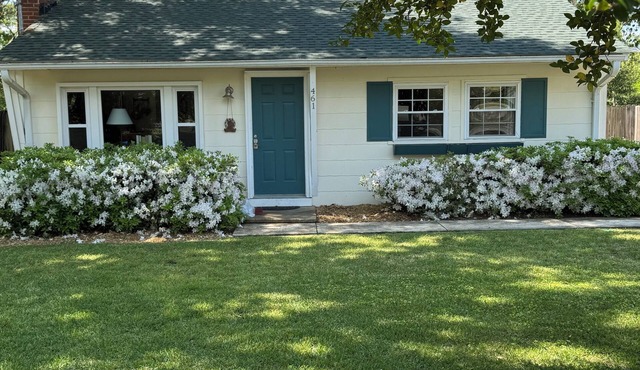 Charming 2-bedroom/2 bath house near Bruce’s Field & downtown Aiken.