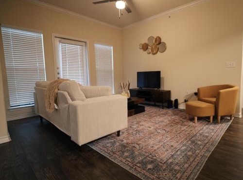 Charming 2 bedroom, 2 bath apartment