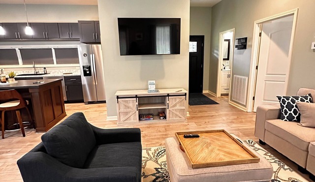 Charming 2-bedroom ,2-bath house in delightful Courtland with AC, WiFi.