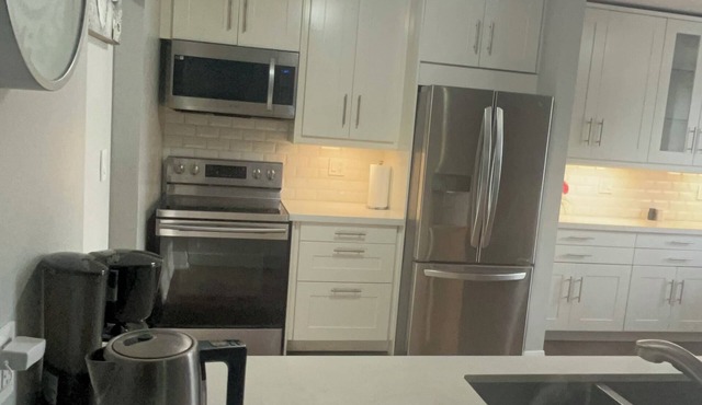 Charming 2-bedroom apartment in terrific Burlington with WiFi and free parking