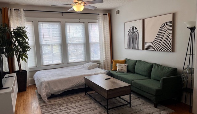 Charming 2-bedroom apartment near downtown Saint Paul with WiFi