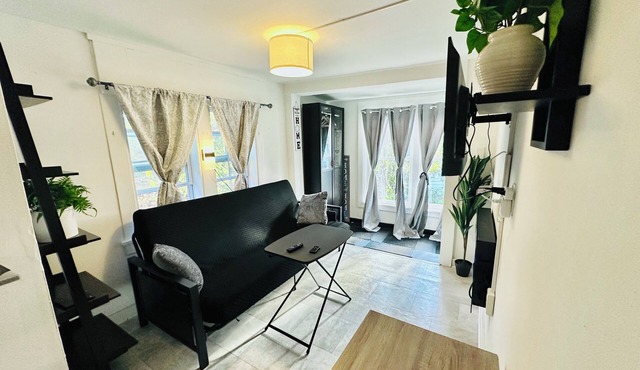 Charming 2 Bedroom Apartment in amazing Watervliet with Everything