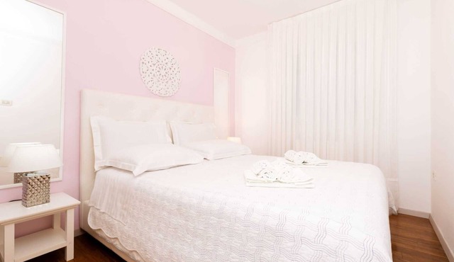 Charming 2-Bedroom apartment for 4