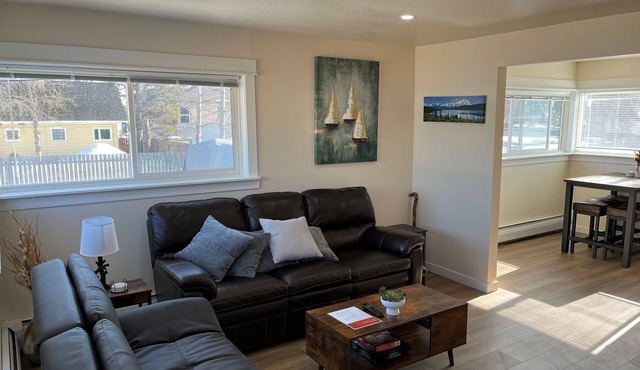 Charming 2 bedroom apartment near airport in Spenard