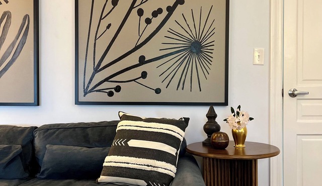 Charming 2-bedroom apartment with AC and WiFi in enchanting Historic Bethlehem