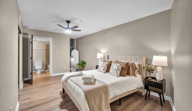 Charming 2-bedroom apartment, City-Life, Free Parking, 24/7 Hour Gym