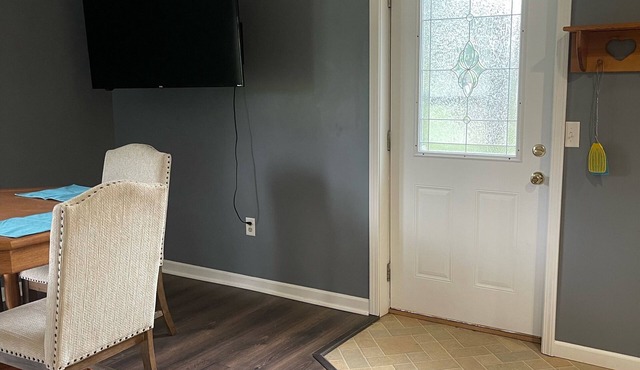 Charming 2-bedroom apartment in fabulous Hillsdale with WiFi, ACn