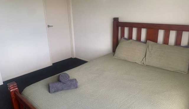 Charming 2-bedroom apartment in Bargara, one street back from the beach