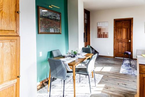 Charming 2 Bedroom Apartment Near NYC, Metlife Stadium