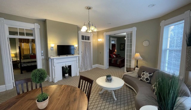 Charming 2-Bedroom Apartment Near Historic Downtown Marietta