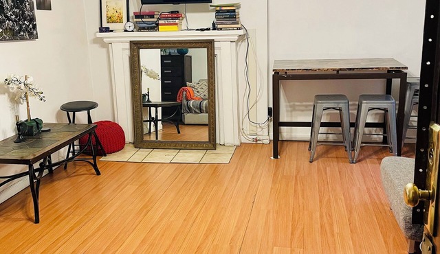 Charming 2-bedroom apartment in delightful New York with WiFi, AC